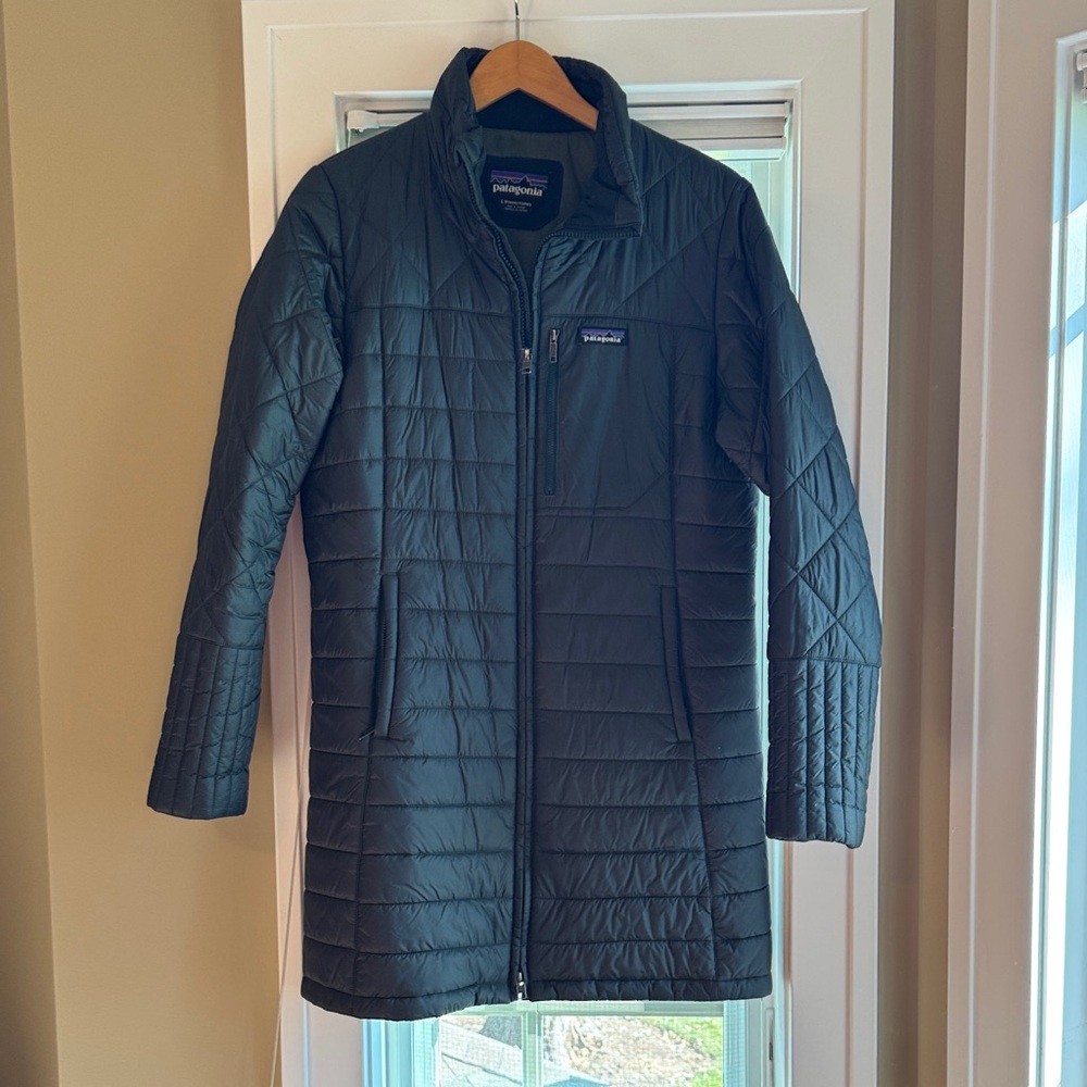 Patagonia Women's Dark Green Quilted Puffer Jacket